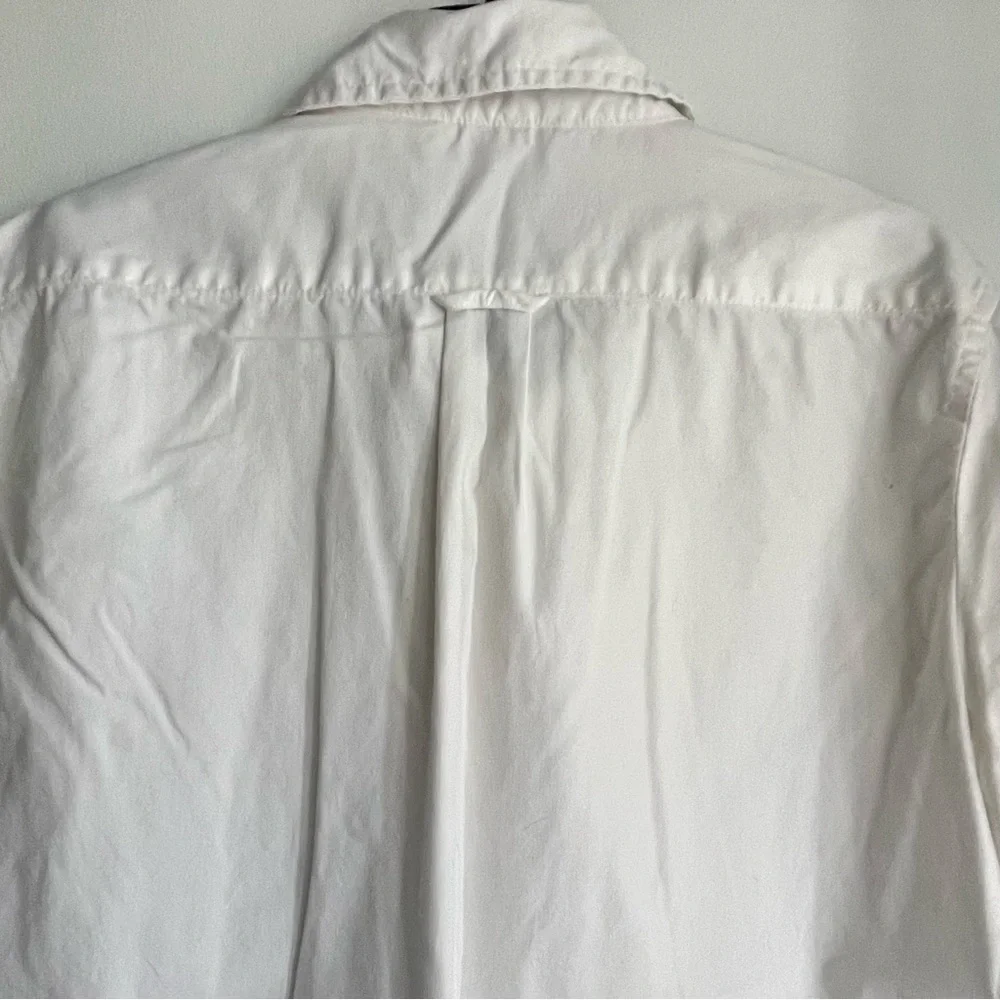GAP Women’s Long Sleeve Button Down Shirt - Picture 5 of 10